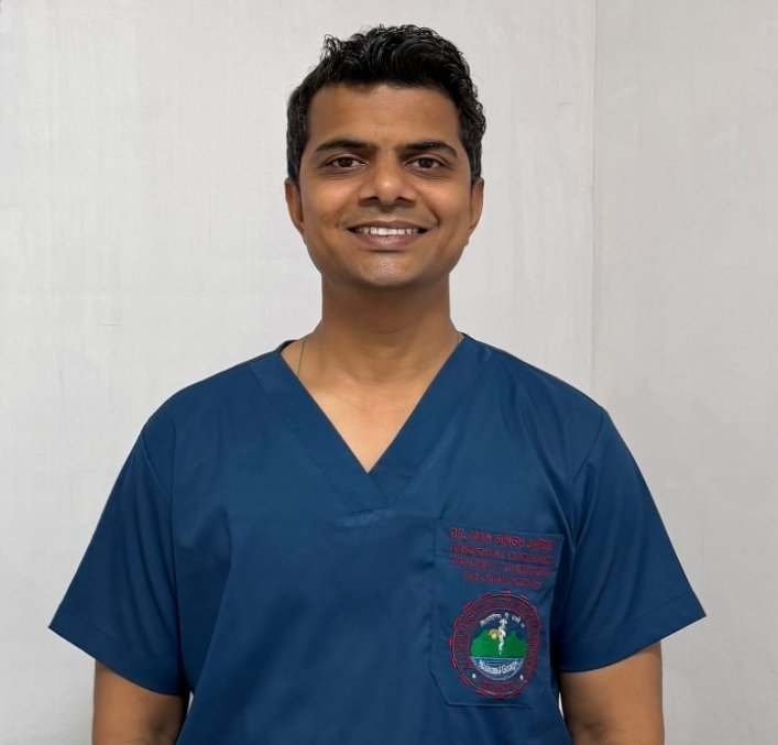 टूटी हड्डियों को जोड़कर AIIMS लौटा रहा घायलों की मुस्कान, विशेषज्ञ चिकित्सक कर रहे फ्रैक्चर कूल्हों का इलाज, एम्स ऋषिकेश में उपलब्ध है पेल्विस ऐसिटाबुलम सर्जरी की सुविधा